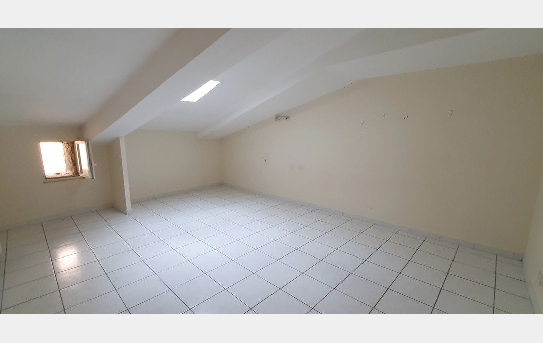 Annonces CLERMONT L'HéRAULT : Building | FONTES (34320) | 204 m2 | 240 000 € 